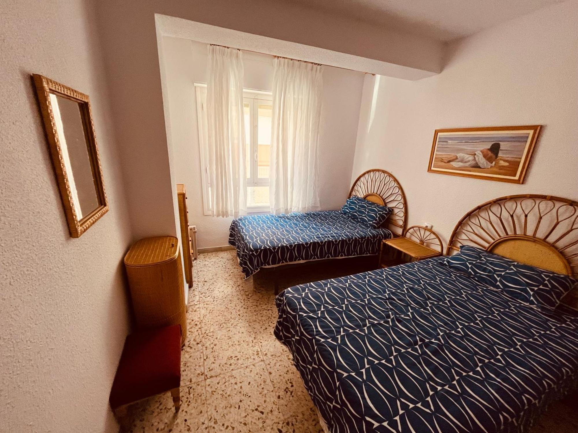 Uroczy Apartament Przy Playa De Los Locos Torrevieja Exterior photo